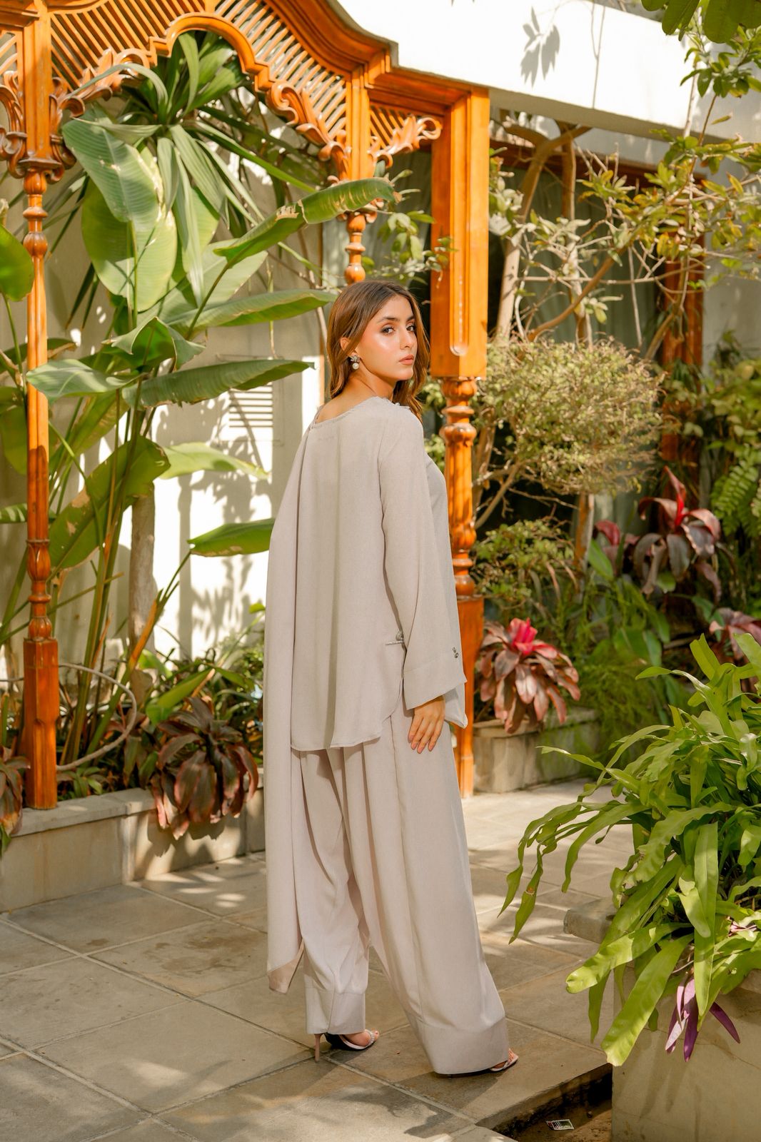 Silver Whisper (Georgette Set)